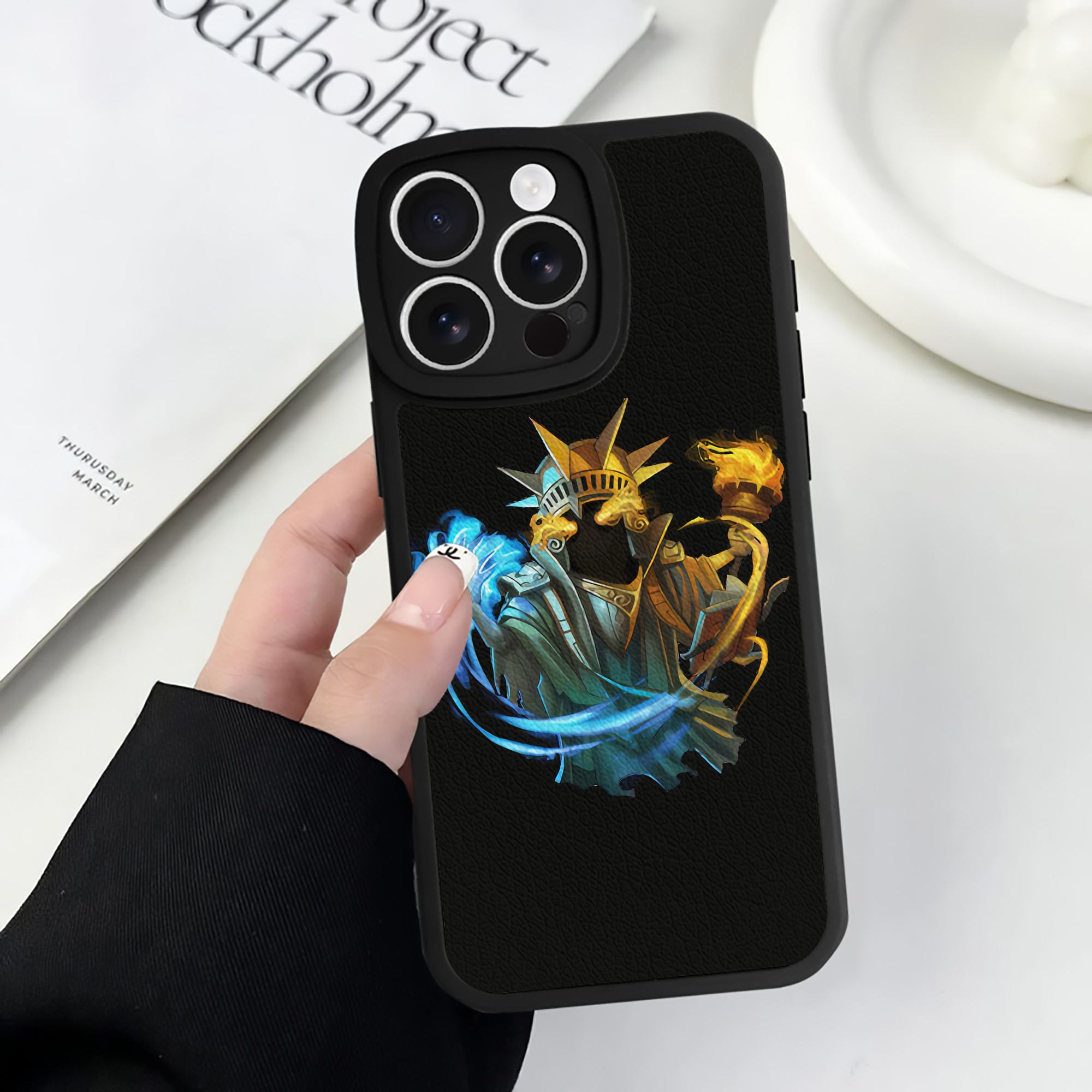 リーグ・オブ・レジェンド League of Legends LOL 【iPhone 16シリーズ対応】シリコンスマホケース（レザー調） 材質：シリコン